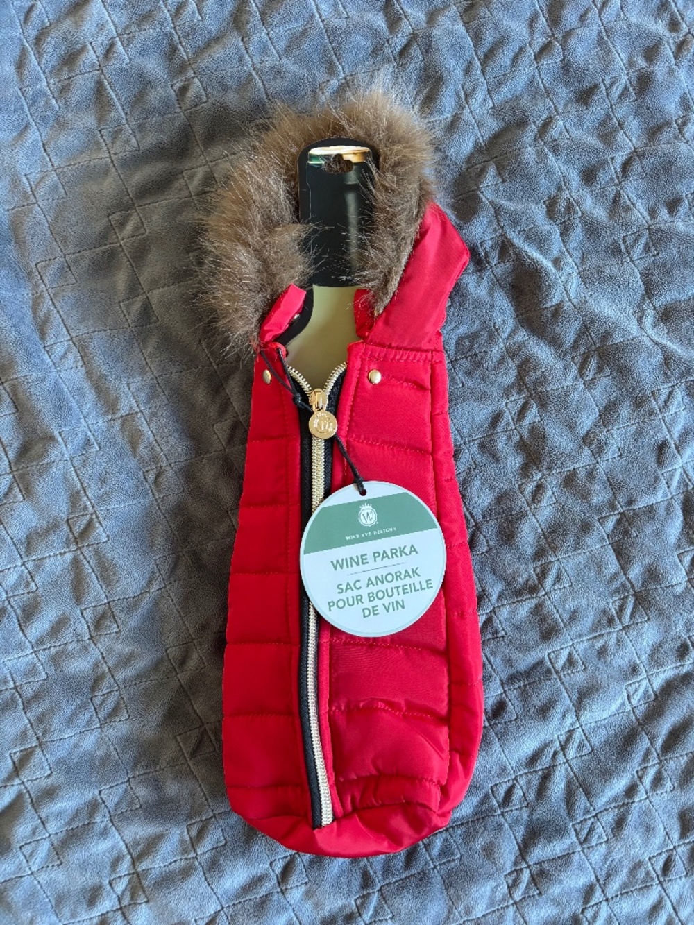 Puffer jacket for wine bottle